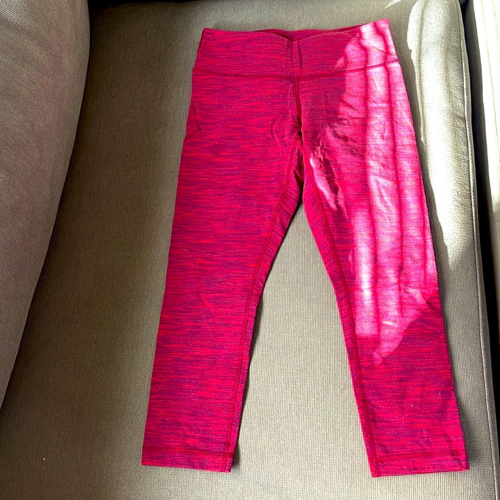 Lululemon leggings size 4 used no peeling .